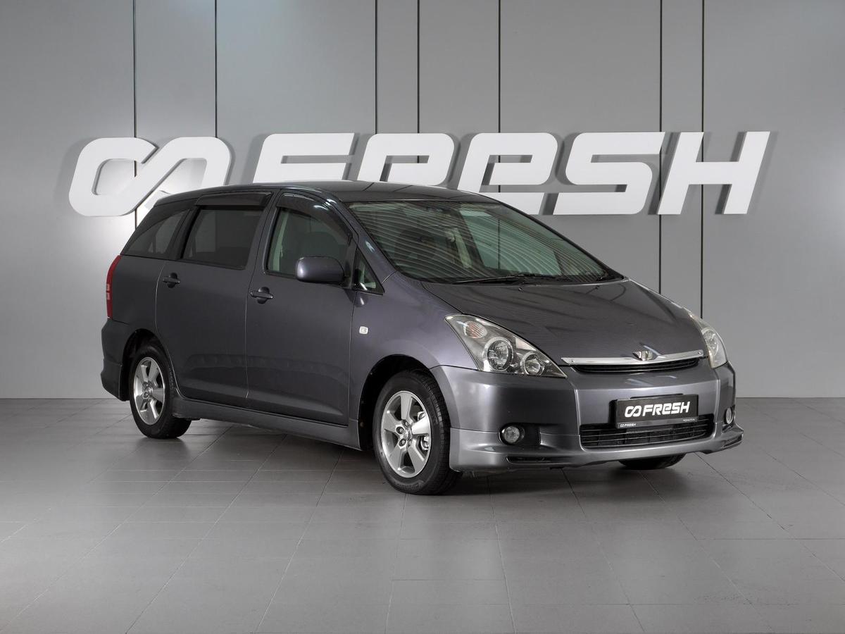 Минивэн Toyota Wish 2005 года, 850000 рублей, Красный Пахарь