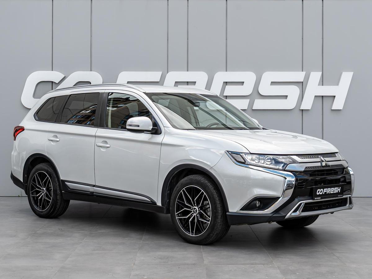 Внедорожник Mitsubishi Outlander 2019 года, 1840000 рублей, Краснодар