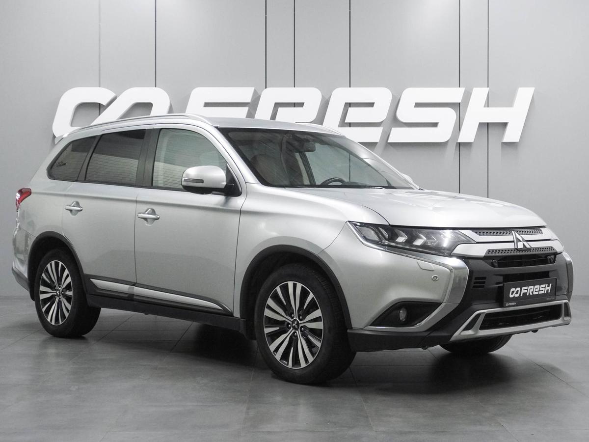 Внедорожник Mitsubishi Outlander 2020 года, 2499000 рублей, Воронеж