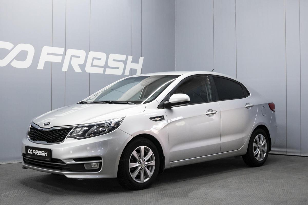 Седан Kia Rio 2015 года, 1060000 рублей, Омск