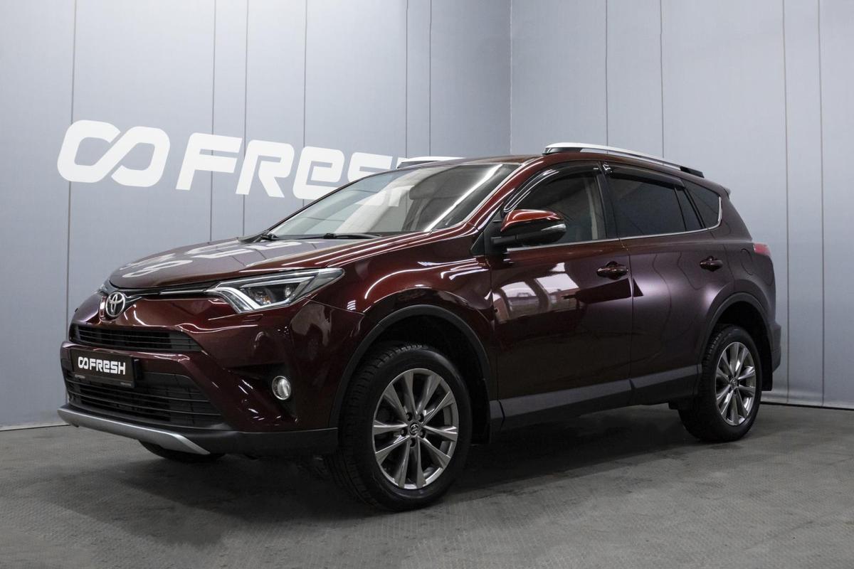 Внедорожник Toyota RAV4 2016 года, 2350000 рублей, Омск