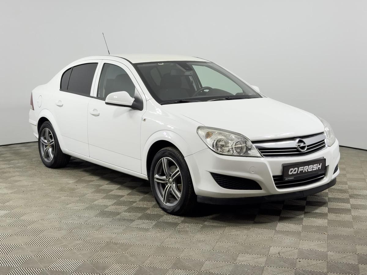 Седан Opel Astra 2011 года, 485200 рублей, Казань