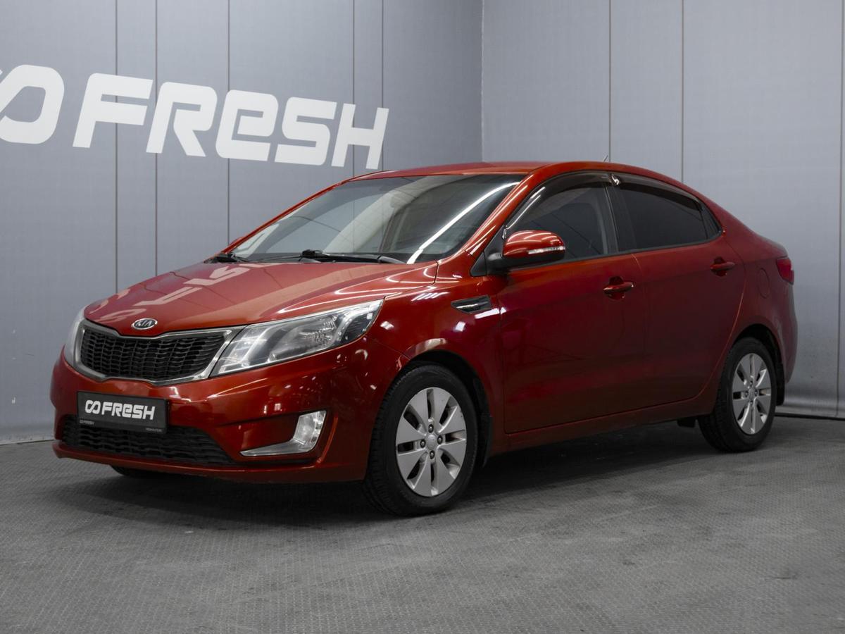 Седан Kia Rio 2012 года, 940000 рублей, Омск