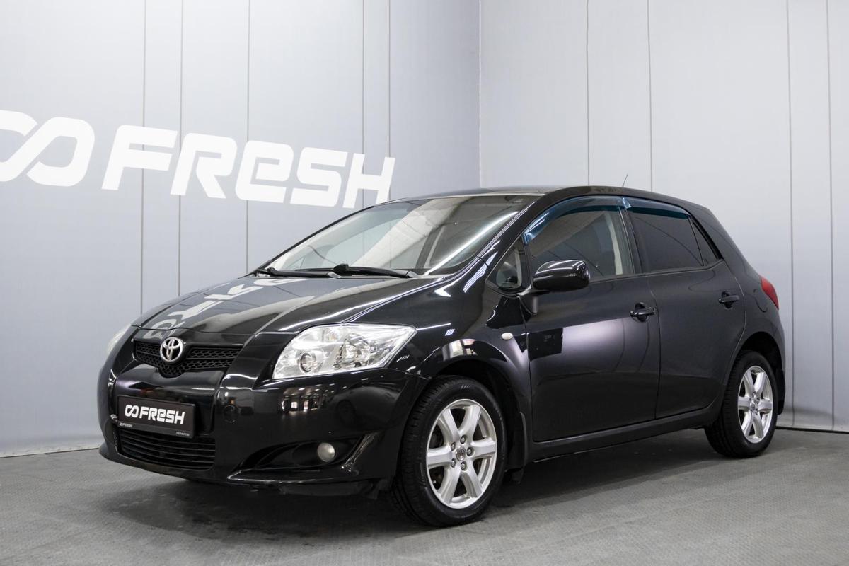 Хетчбэк Toyota Auris 2008 года, 590000 рублей, Омск