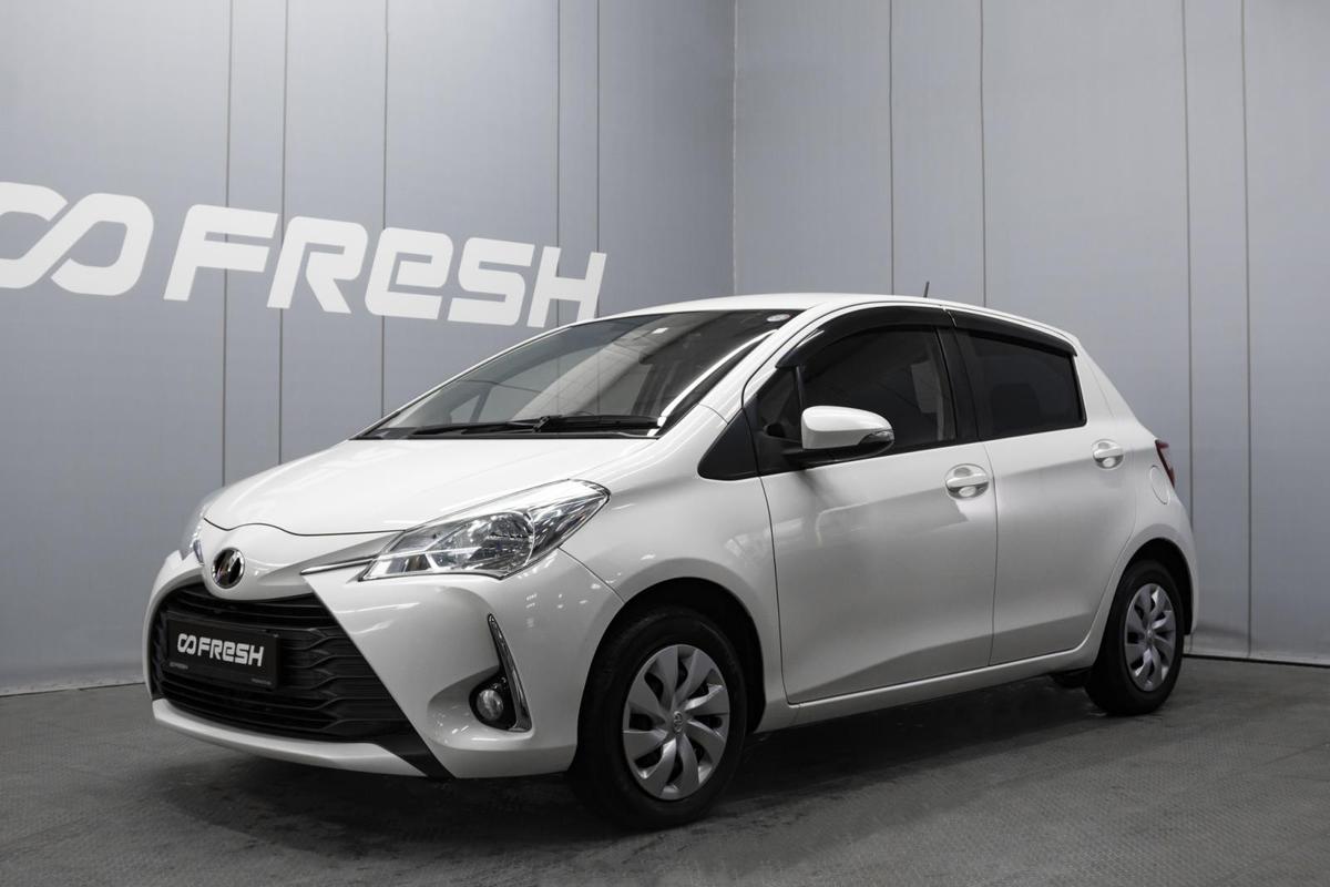 Хетчбэк Toyota Vitz 2019 года, 990000 рублей, Омск
