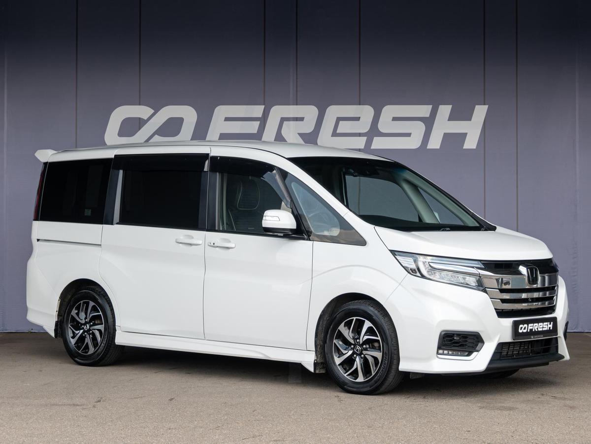 Минивэн Honda Stepwgn Spada 2017 года, 2120000 рублей, Краснодар
