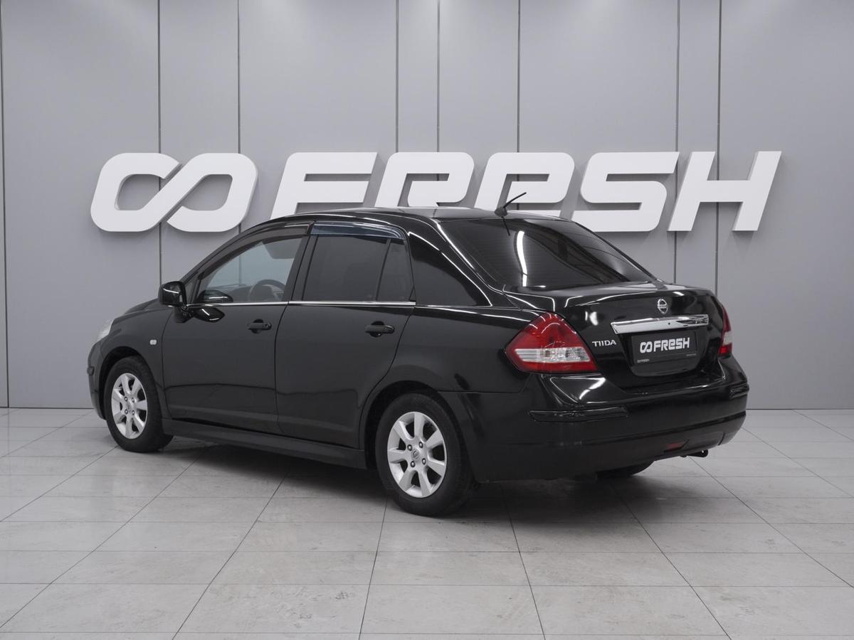 Седан Nissan Tiida 2010 года, 820000 рублей, Ростов-на-Дону