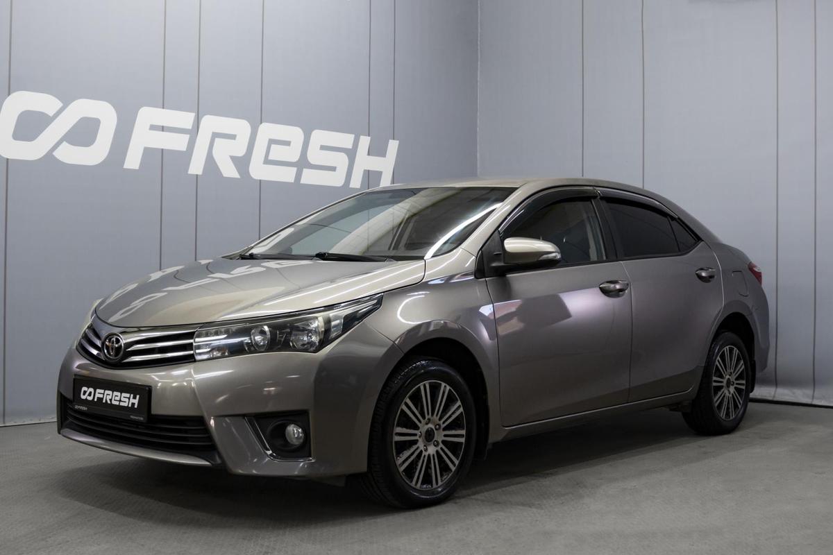Седан Toyota Corolla 2013 года, 1320000 рублей, Омск