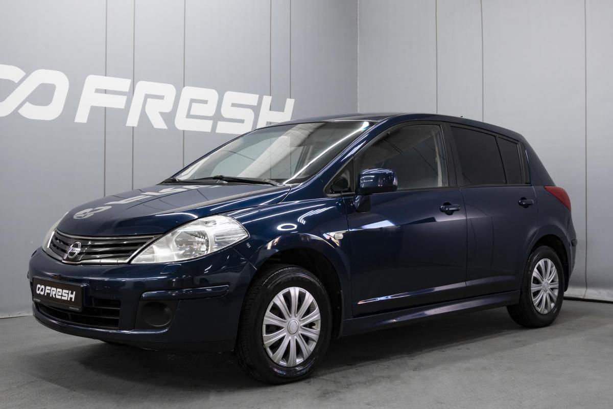 Хетчбэк Nissan Tiida 2010 года, 880000 рублей, Омск