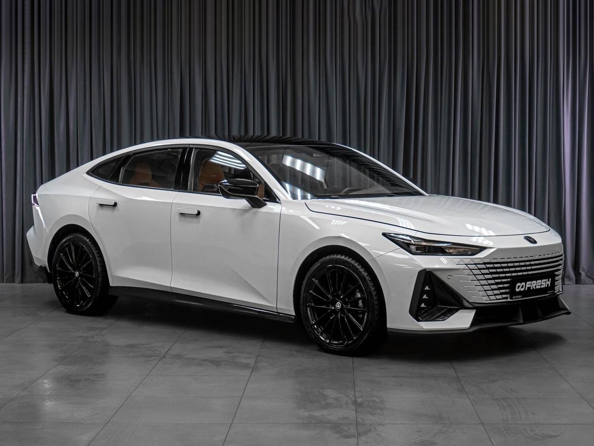 Лифтбек Changan UNI-V 2023 года, 2099000 рублей, Тюмень