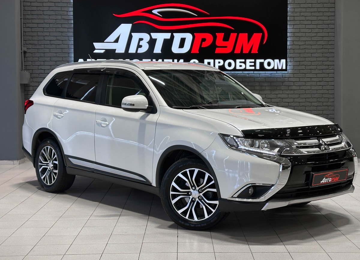 Внедорожник Mitsubishi Outlander 2015 года, 2107000 рублей, Красноярск