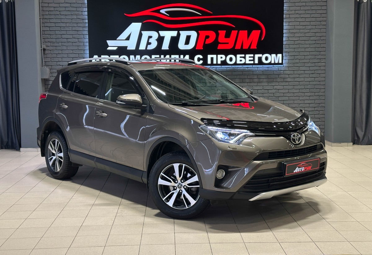 Внедорожник Toyota RAV4 2017 года, 2497000 рублей, Красноярск