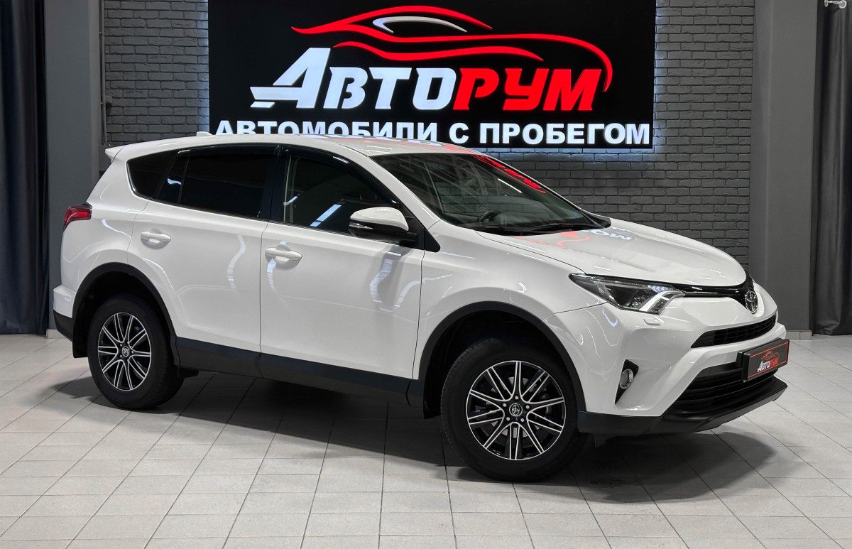 Внедорожник Toyota RAV4 2018 года, 2380000 рублей, Красноярск