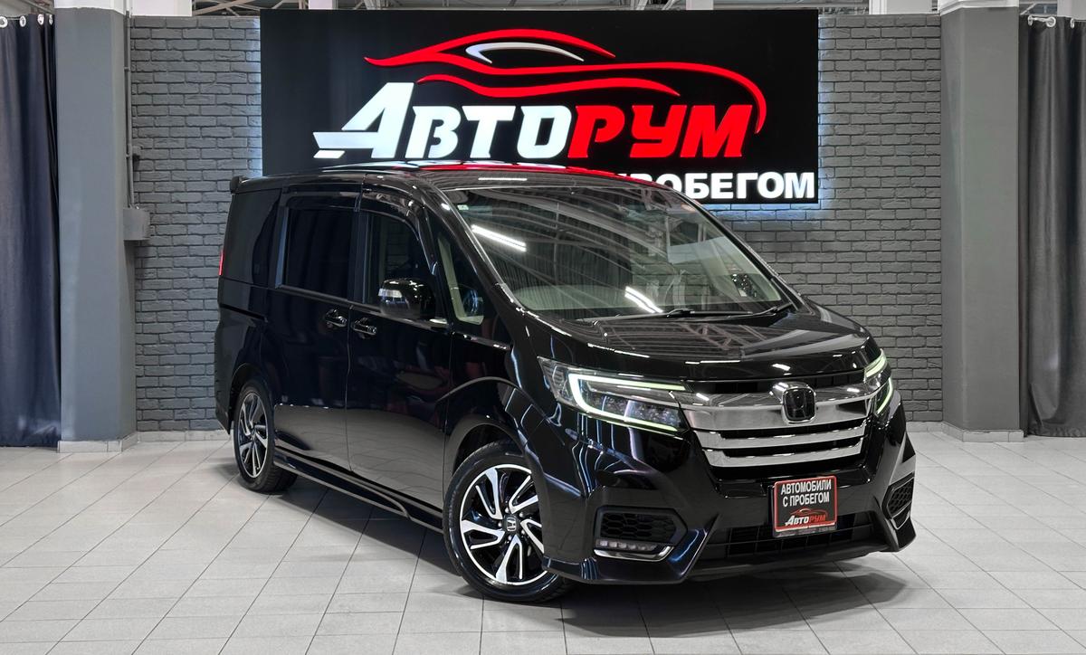 Минивэн Honda Stepwgn Spada 2017 года, 2257000 рублей, Красноярск