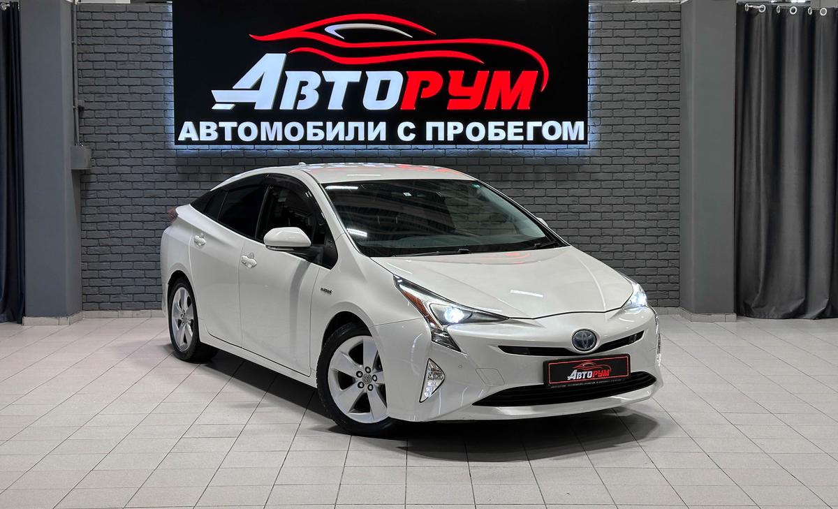Лифтбек Toyota Prius 2016 года, 1697000 рублей, Красноярск